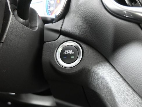 Used 2023 Chevrolet Equinox LT image 32