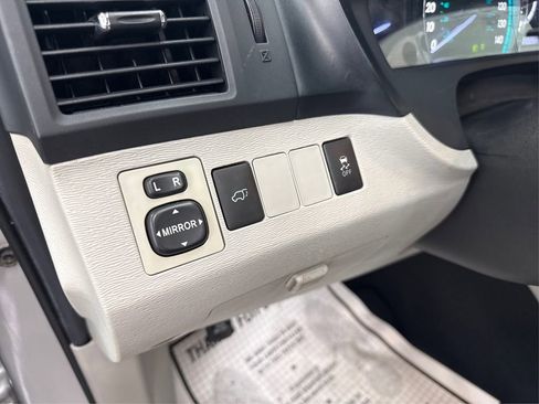 Used 2012 Toyota Venza Limited image 37
