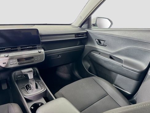 Certified 2025 Hyundai Kona SEL image 23