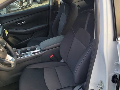 Used 2025 Nissan Sentra SV w/ Trunk Package image 18