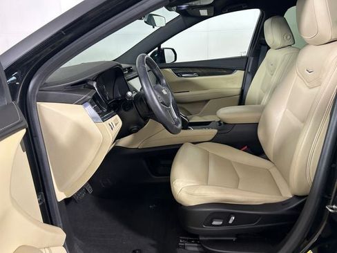 Used 2018 Cadillac XT5 AWD image 12