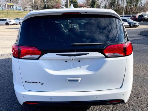 Used 2018 Chrysler Pacifica Touring Plus w/ S Appearance Package image 8