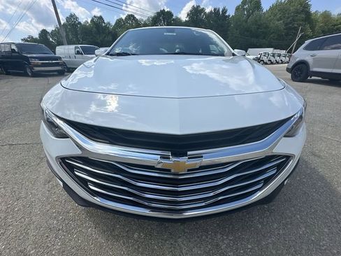 Used 2021 Chevrolet Malibu LT FWD image 34