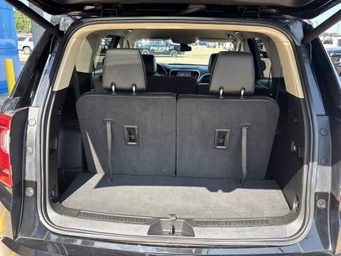 Used 2023 GMC Acadia Denali FWD image 7