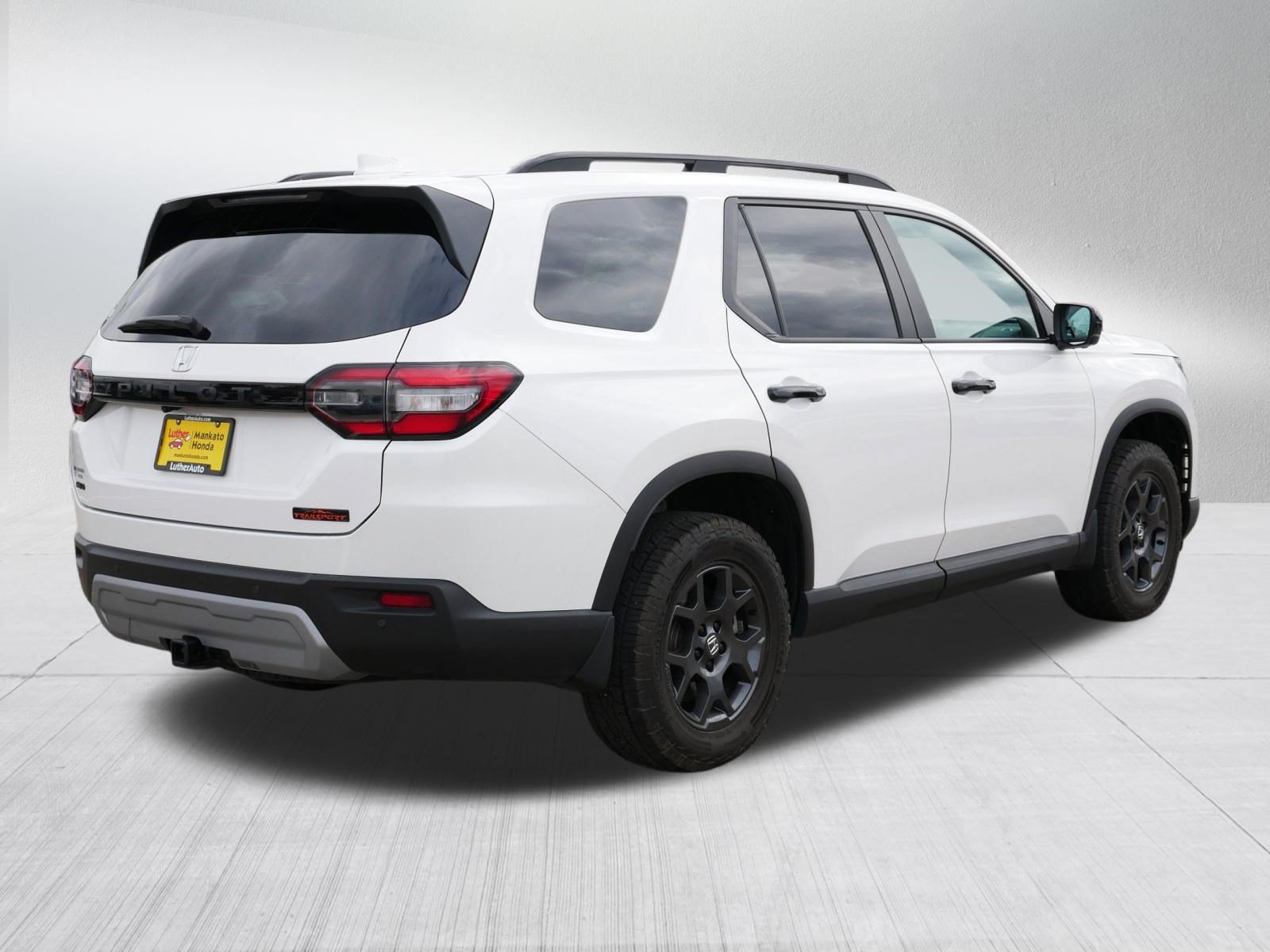 Certified 2024 Honda Pilot TrailSport image 7