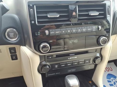 Used 2022 Lexus GX 460 Premium w/ Accessory Package AWD/4WD image 20