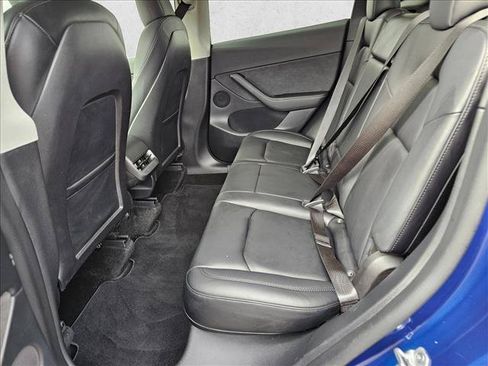 Used 2022 Tesla Model Y Performance AWD/4WD image 17