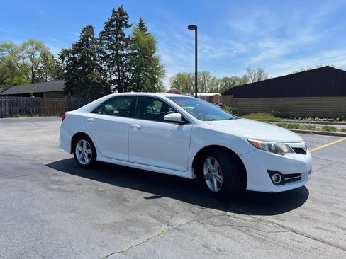 Used 2013 Toyota Camry SE FWD image 10