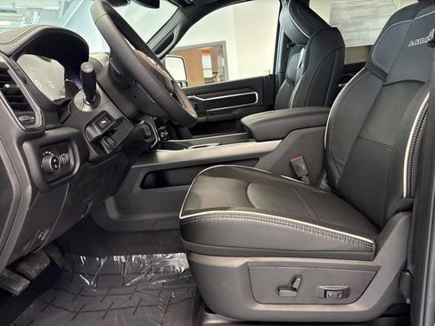 New 2026 RAM 2500 Laramie AWD/4WD image 11