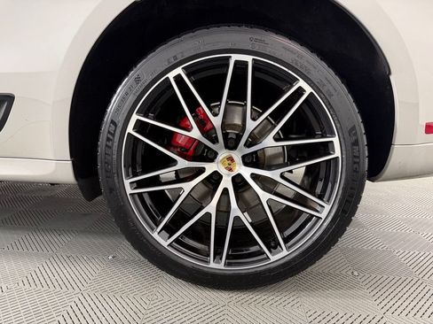 Certified 2023 Porsche Macan S AWD/4WD image 12