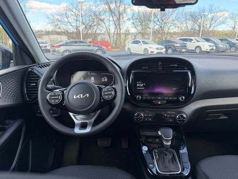 Used 2023 Kia Soul S image 6