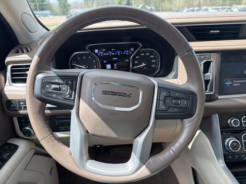 Used 2021 GMC Yukon Denali w/ Denali Premium Package AWD/4WD image 23