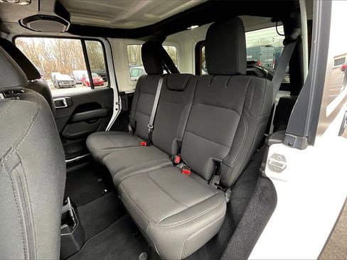 Certified 2021 Jeep Wrangler Unlimited Sahara image 21