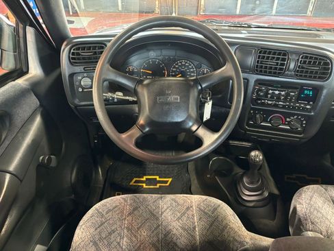 Used 1999 GMC Sonoma SLS w/ Marketing Option Pkg image 16