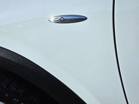 Used 2025 Mercedes-Benz GLE 450e 4MATIC image 9