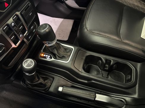 Used 2021 Jeep Wrangler Unlimited Sahara AWD/4WD image 22