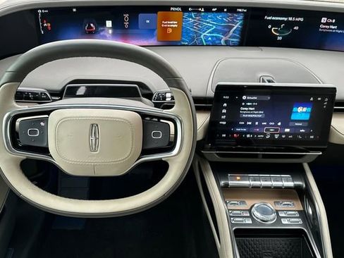 Used 2024 Lincoln Nautilus Reserve w/ Equipment Group 202A image 12