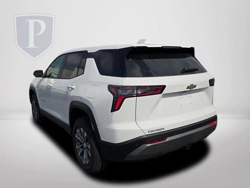 New 2027 Chevrolet Equinox LT FWD image 8