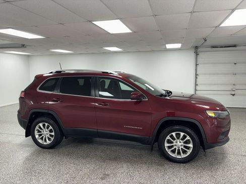 Used 2019 Jeep Cherokee Latitude image 1