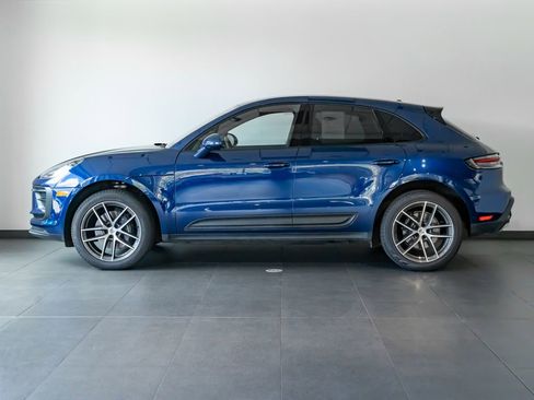 Certified 2026 Porsche Macan AWD/4WD image 2