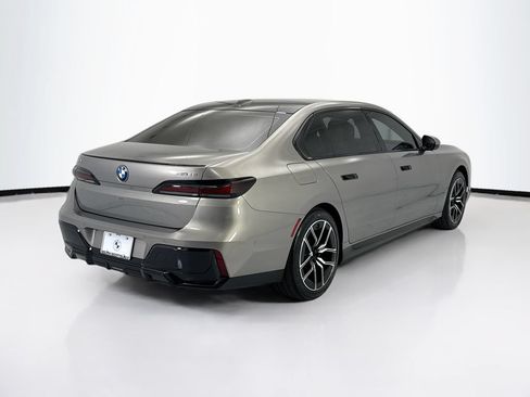 Used 2025 BMW i7 eDrive50 w/ M Sport Package RWD image 5