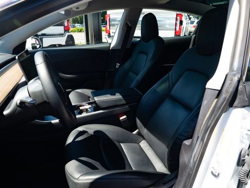 Used 2020 Tesla Model 3 Standard Range Plus RWD image 15