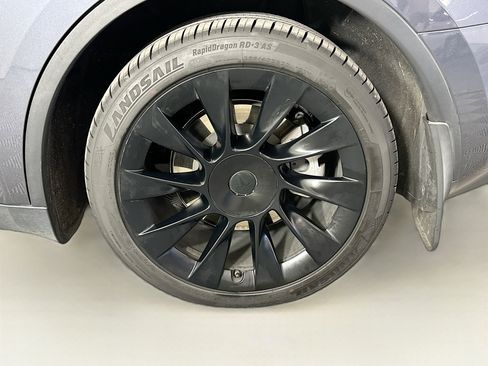 Used 2023 Tesla Model Y Long Range image 11