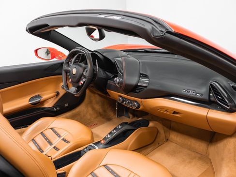 Used 2016 Ferrari 488 Spider image 73