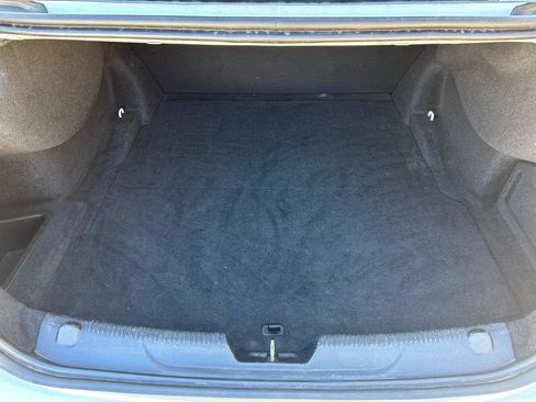 Used 2018 Jaguar XE image 17