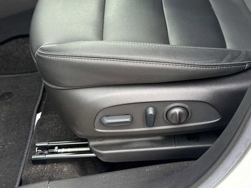 Used 2023 Chevrolet TrailBlazer ACTIV w/ Sun and Liftgate Package image 18