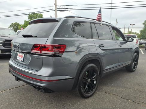 Used 2023 Volkswagen Atlas SEL R-Line AWD/4WD image 2