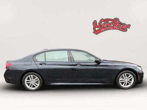 Used 2017 BMW 750i xDrive image 8