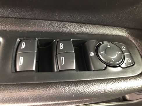 Used 2022 GMC Terrain SLT w/ Infotainment Package II AWD/4WD image 38
