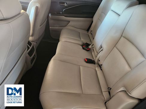 Used 2018 Honda Pilot Touring image 40