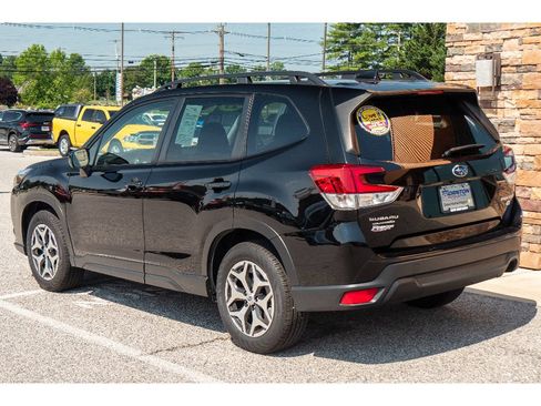 Used 2023 Subaru Forester Premium AWD/4WD image 5