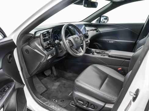 Used 2024 Lexus RX 350 FWD w/ Technology Package image 18