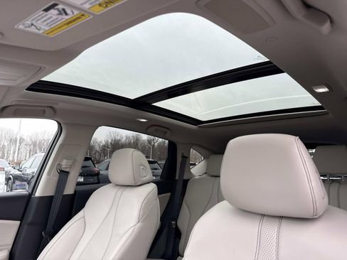 Used 2025 Acura RDX w/ Technology Package image 9