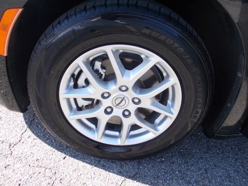 Used 2021 Chrysler Voyager Lxi image 10