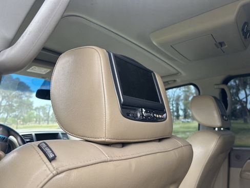 Used 2013 Nissan Armada Platinum image 16