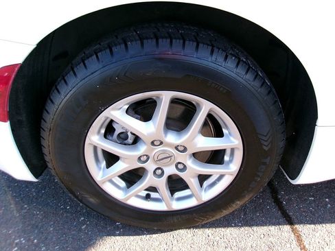 Certified 2024 Chrysler Pacifica Touring-L image 19