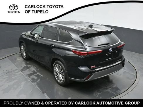 Used 2023 Toyota Highlander Platinum image 42