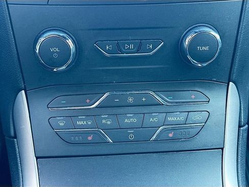 Used 2020 Ford Edge ST-Line image 17