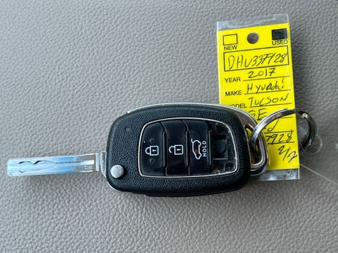 Used 2017 Hyundai Tucson SE image 35