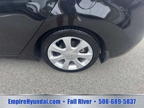 Used 2012 Hyundai Elantra Limited FWD image 11