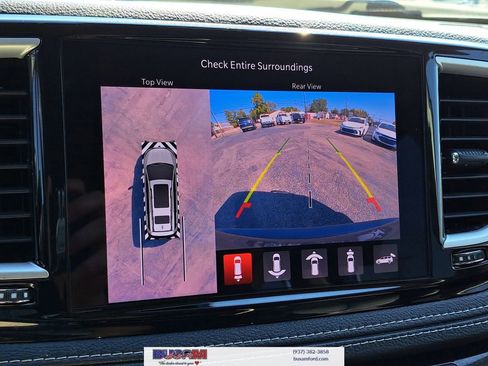 Used 2022 Chrysler Pacifica Touring-L w/ Uconnect Theater Family Group image 19