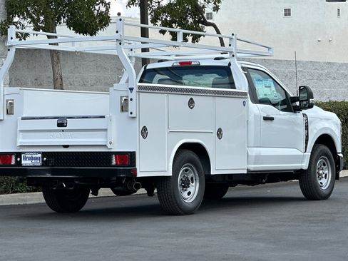 New 2026 Ford F250 XL w/ XL Chrome Package image 4