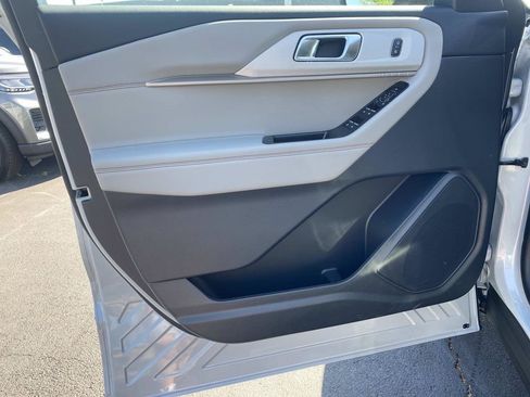 New 2026 Ford Explorer Active w/ Active Comfort Package RWD image 11