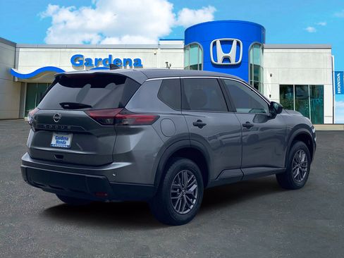 Used 2024 Nissan Rogue S FWD image 6