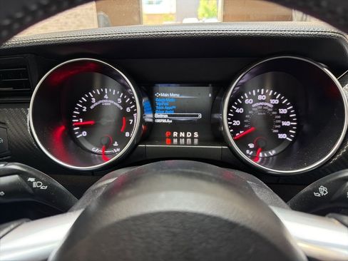 Used 2022 Ford Mustang Coupe RWD image 22