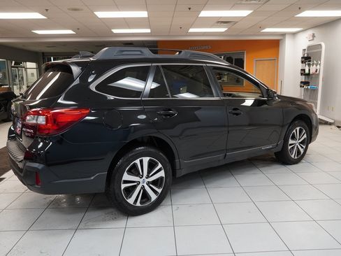 Used 2018 Subaru Outback 3.6R Limited image 13